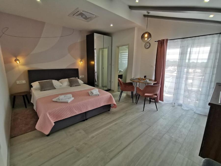 New Nikolina 4 Star Lägenhet Mali Lošinj Exteriör bild