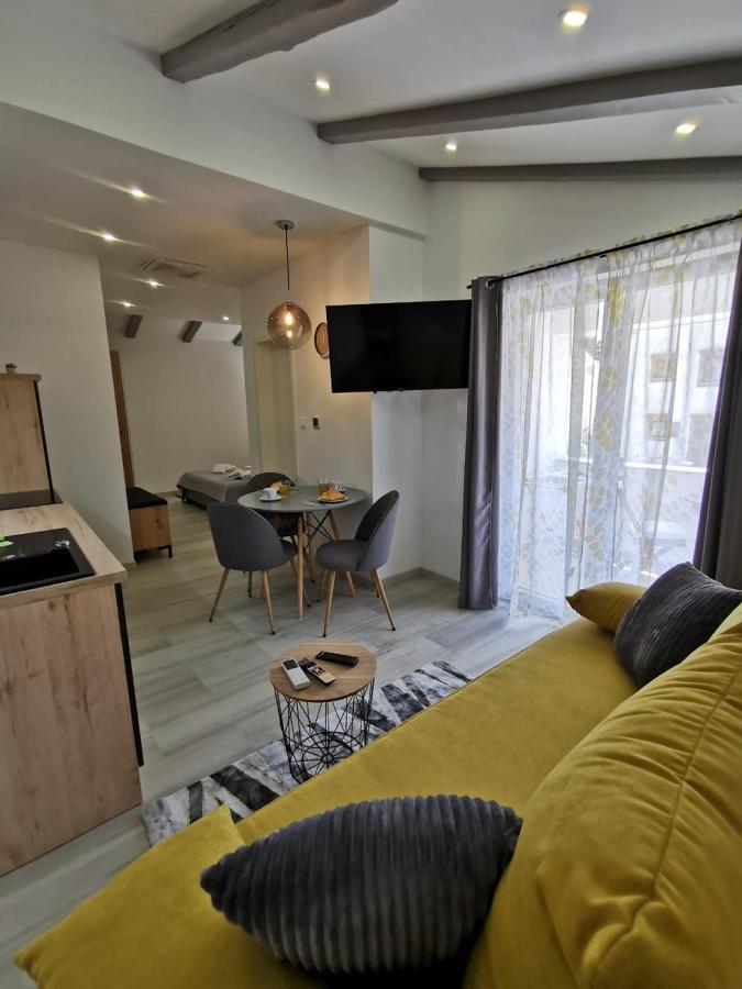 New Nikolina 4 Star Lägenhet Mali Lošinj Exteriör bild